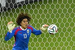 Rumour: Arsenal and Liverpool target Guillermo Ochoa will decide future after World Cup