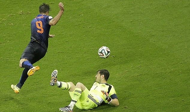 Could have beaten Spain by eight goals: Van Persie
