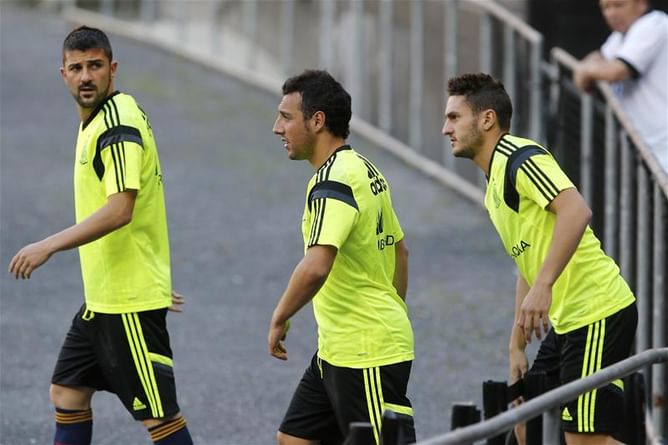 Rumour: Santi Cazorla’s move to Atletico stalls over the Arsenal midfielder’s wage demands