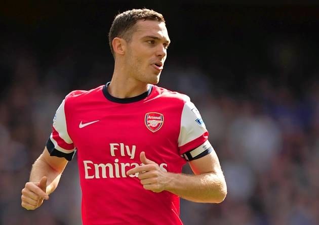 Arsenal captain Thomas Vermaelen plays down Manchester United talks