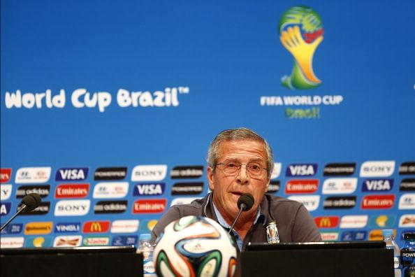 Uruguay manager Tabarez quits FIFA over Suarez ban