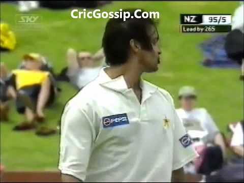 Video: New Zealand lose 7 wickets for 8 runs