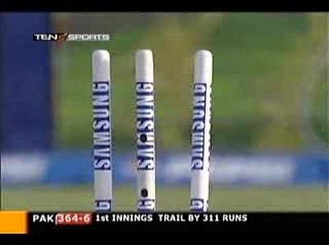 Video: Sachin Tendulkar dismisses Moin Khan with a googly