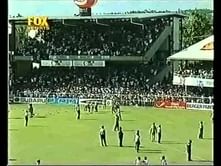 Video: Angry West Indian crowd throw bottles on the field