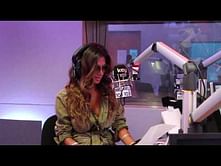 Video: Nicole Scherzinger sings "Don't you wish your striker was RVP" on radio