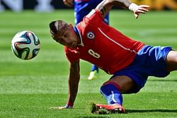 Reports: Manchester United deal for Arturo Vidal hinges on Juventus signing Ramires