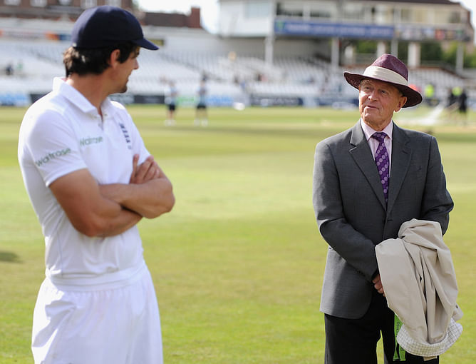 Geoffrey Boycott calls for Alastair Cook's resignation again