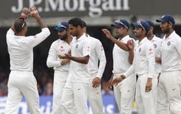 2nd Test, Lord's - England bowled out for 319, lead by 24 runs
