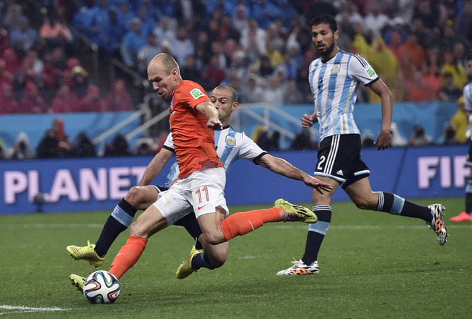 Javier Mascherano tore his anus after tackle on Arjen Robben
