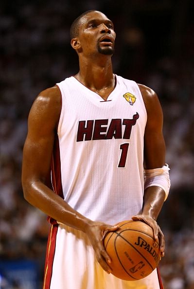 Chris Bosh signs a five-year $118 million deal with Miami Heat
