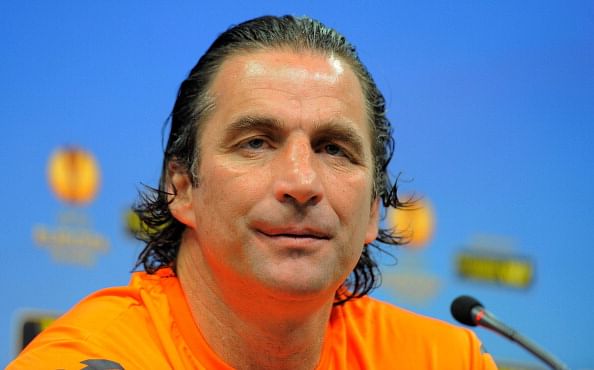 Valencia sack coach Pizzi