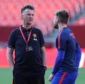 Manchester United coach Louis van Gaal makes Luke Shaw train alone