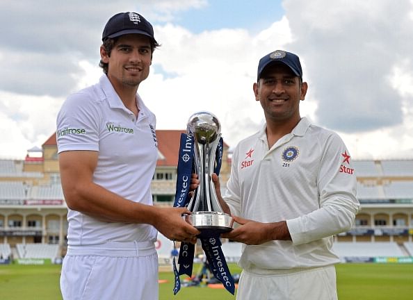 Is Dhoni right in playing 4 seamers?
