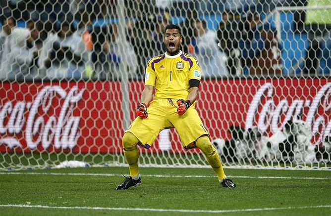 Argentina goalkeeper Sergio Romero thanks Louis van Gaal for influence on career