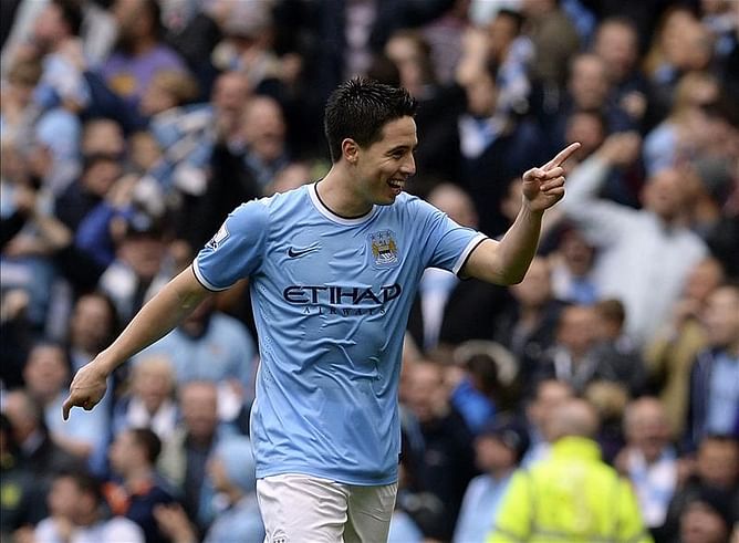 Samir Nasri signs new Manchester City deal