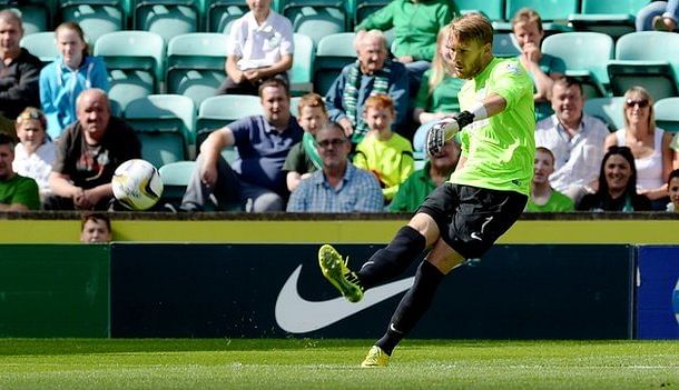 Video: Goalkeeper scores winner directly from kickout