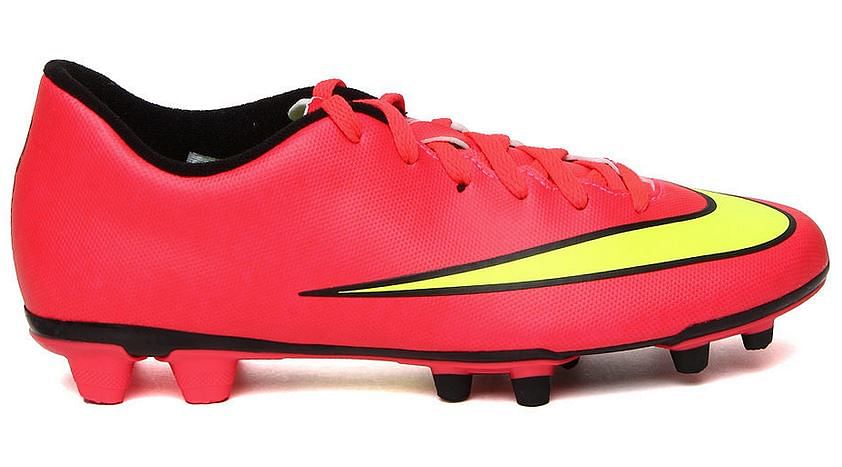 Page 9 - Best football boots to buy 