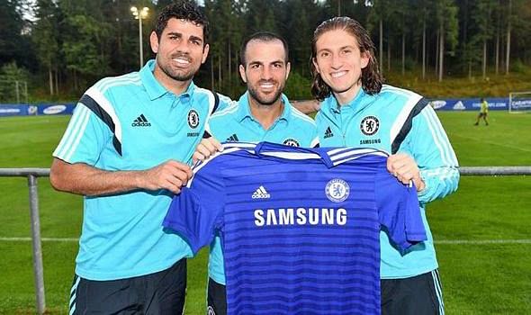 Video: Cesc Fabregas, Filipe Luis and Diego Costa sing at Chelsea initiation