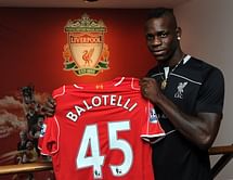 Balotelli meets his former Manchester City team-mates following Man City's 3-1 win over Liverpool