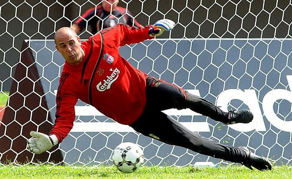 Liverpool's Pepe Reina close to Bayern Munich move after clubs agree deal