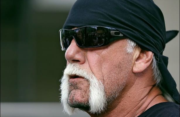 WWE: Is Hulk Hogan's restaurant racist?