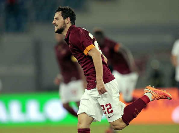 Video: Mattia Destro humiliates Hellas Verona goalkeeper with goal from 40 yards