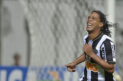 Reports: Ronaldinho in talks with Mexican club Queretaro