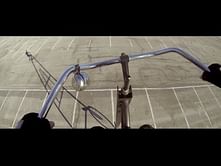 Man rides the world's tallest bicycle to enter Guinness Book of World Records