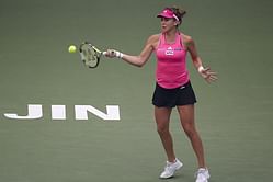 Peng Shuai retires, Belinda Bencic in Tianjin final