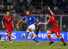5 current players who have revolutionized playing positions in modern day football
