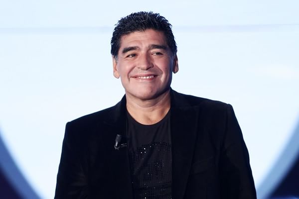 Video: Drunk Diego Maradona hits his girlfriend