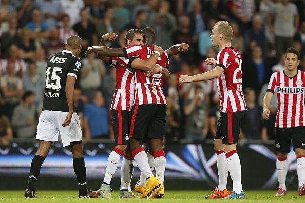 PSV maintain lead, Ajax draw at Twente