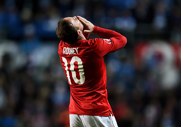 Highlights: Wayne Rooney free kick gives England 1-0 win over 10-man Estonia