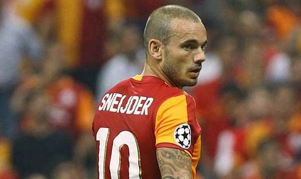 Wesley Sneijder: "I rejected Manchester United for Champions league football"