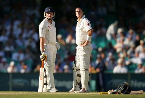 Andrew Flintoff and Adam Gilchrist engage in friendly Twitter banter; Kevin Pietersen trolled