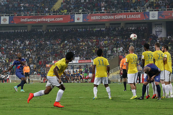 Anelka free kick isl