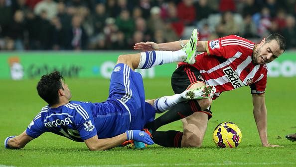 Video: Should Diego Costa have been sent off for the kick on John O'Shea?