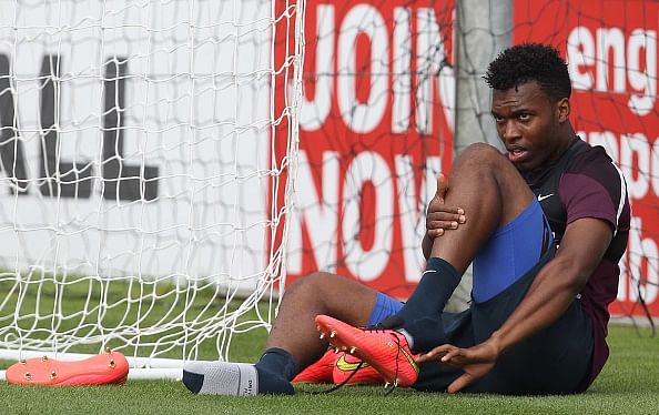 Reports: Liverpool striker Daniel Sturridge suffers fresh injury, may return only in 2015