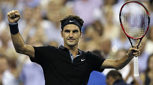 Use Twitter To Sit Next To Roger Federer at the IPTL DugOut
