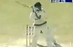 5 cricketers who have attempted playing the Helicopter shot