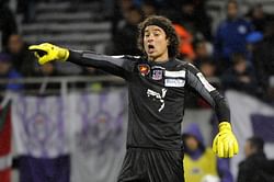 Liverpool set to bring Mexican goalkeeper Guillermo Ochoa from Malaga in January