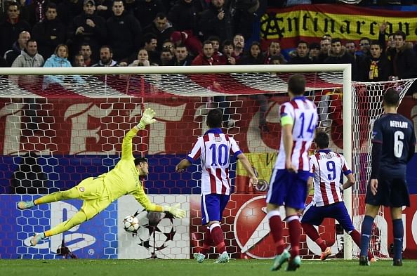 Olympiakos goalkeeper howler: Terrible mistake or match fixing ?