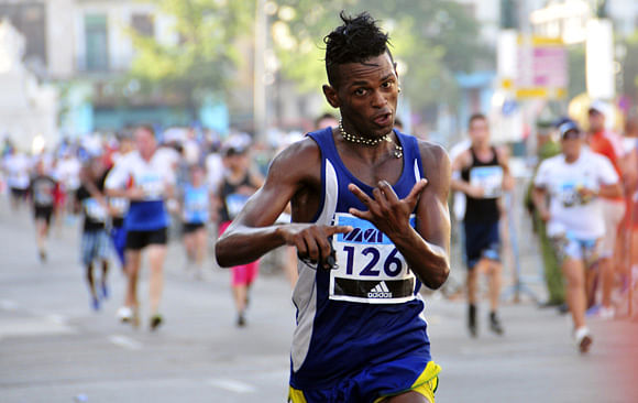 Cuban Richer Perez wins Havana's half marathon