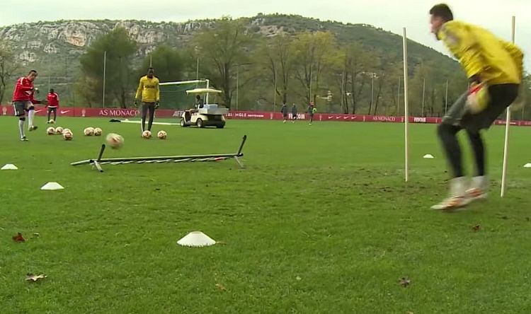 Video Monaco s goalkeeper workouts to deal with deflections is ingenious