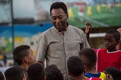 Pele thanks fans after getting released from hospital