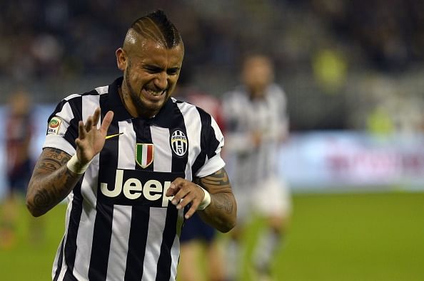 Video: Arturo Vidal scores a stunner during Juventus' 3-1 win over Cagliari