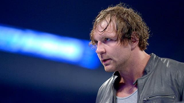 Spoiler Photo: WWE Star wearing neckbrace at hotel following stretcher job on SmackDown
