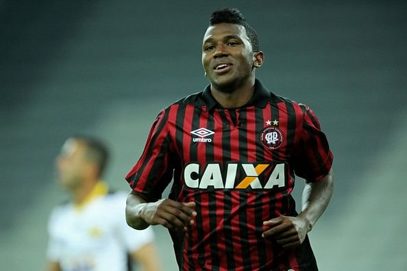 Benfica and FC Porto eyeing Brazilian forward Douglas Coutinho