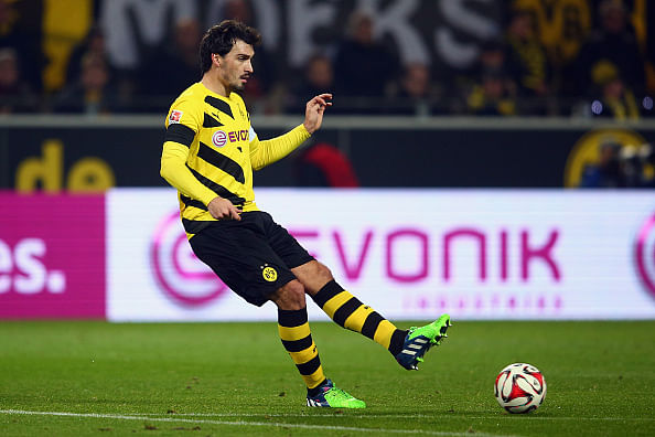 Video: Mats Hummels makes FIFA-esque clearance vs Hoffenheim