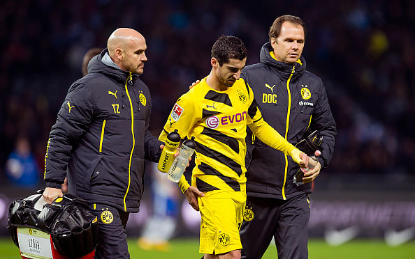 Borussia Dortmund's Mkhitaryan suffers an injury, ruled out until 2015